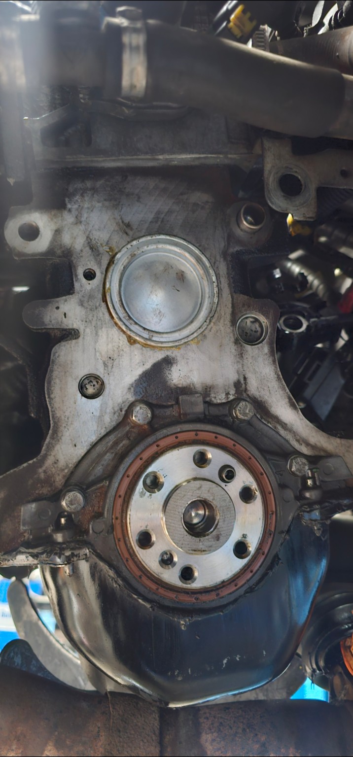 Daewoo Matiz: basamento pulito dopo la sostituzione del tappo acqua