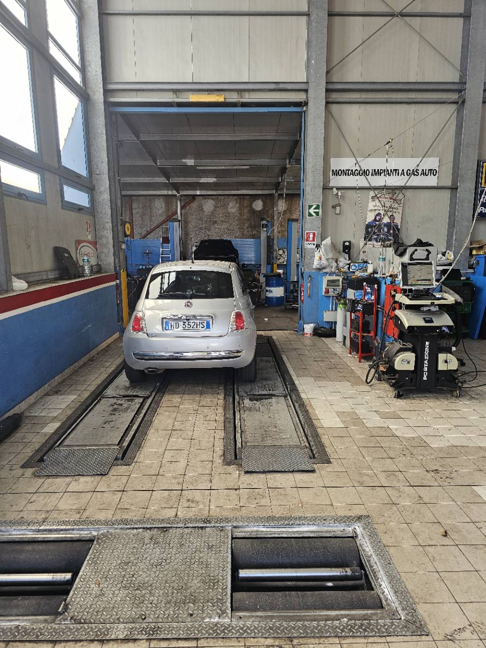 Linea di revisione veicoli del Centro Revisione Abbate e Figli