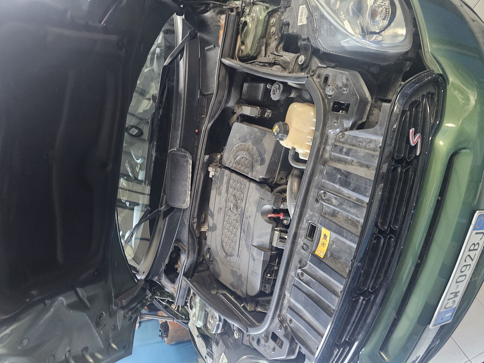 Mini Cooper S in officina per installazione block shaft