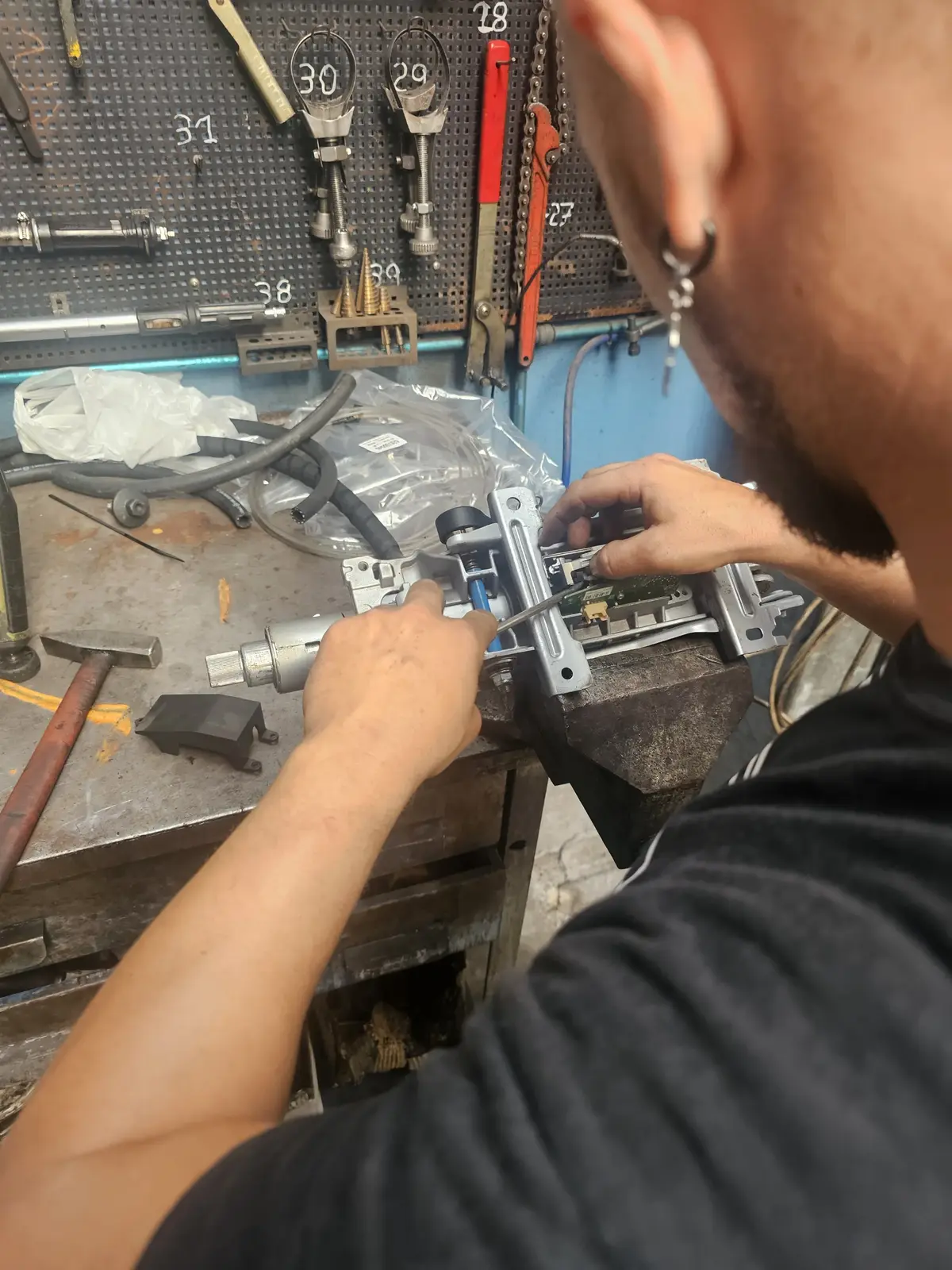 Installazione della scheda di controllo sul nuovo piantone modificato