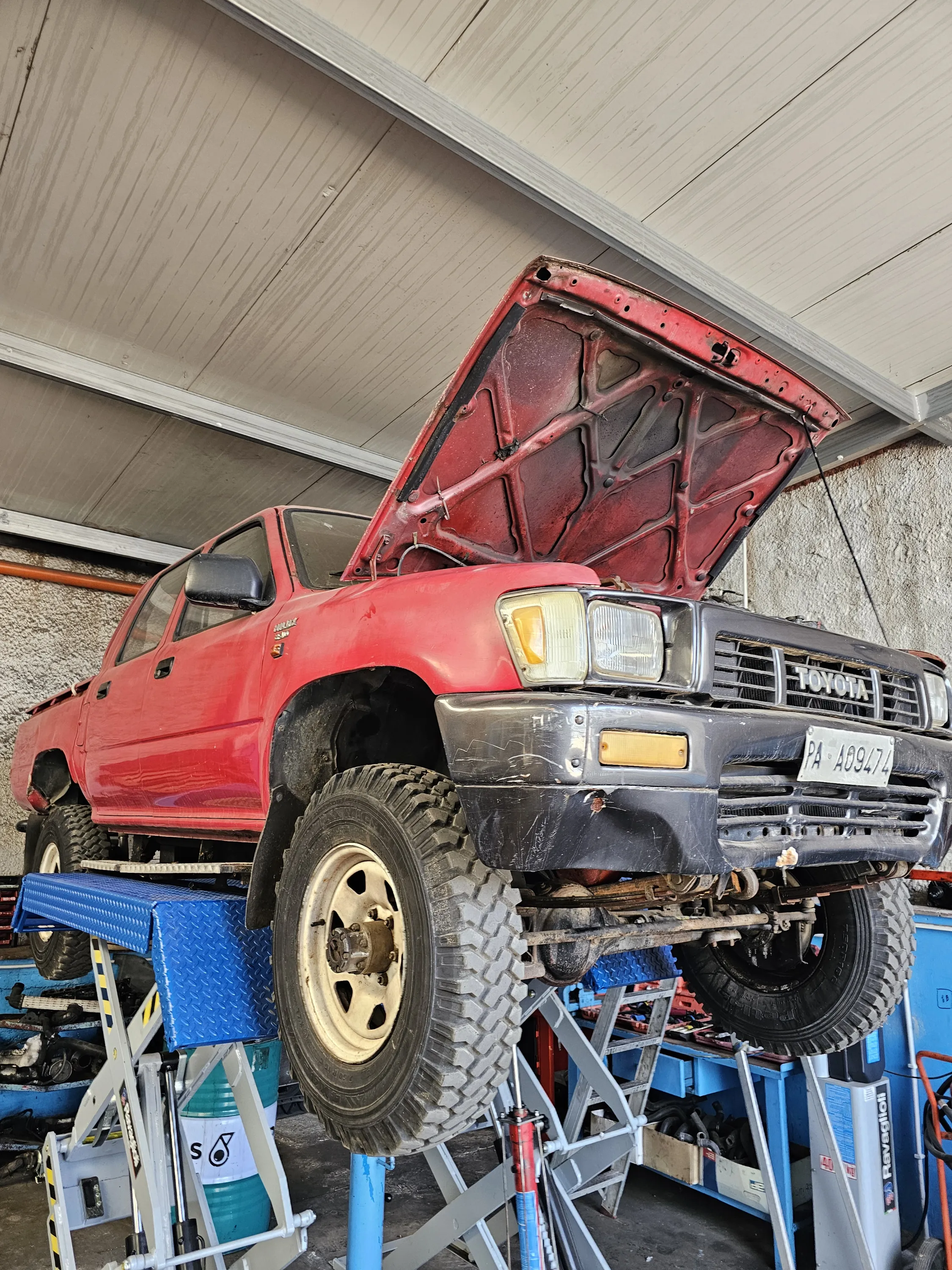 Toyota Hilux in officina per frizione consumata